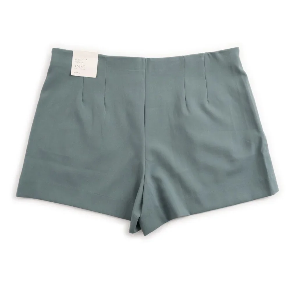 NEW A NEW DAY Turquoise Stretch Midi Shorts high rise size 16